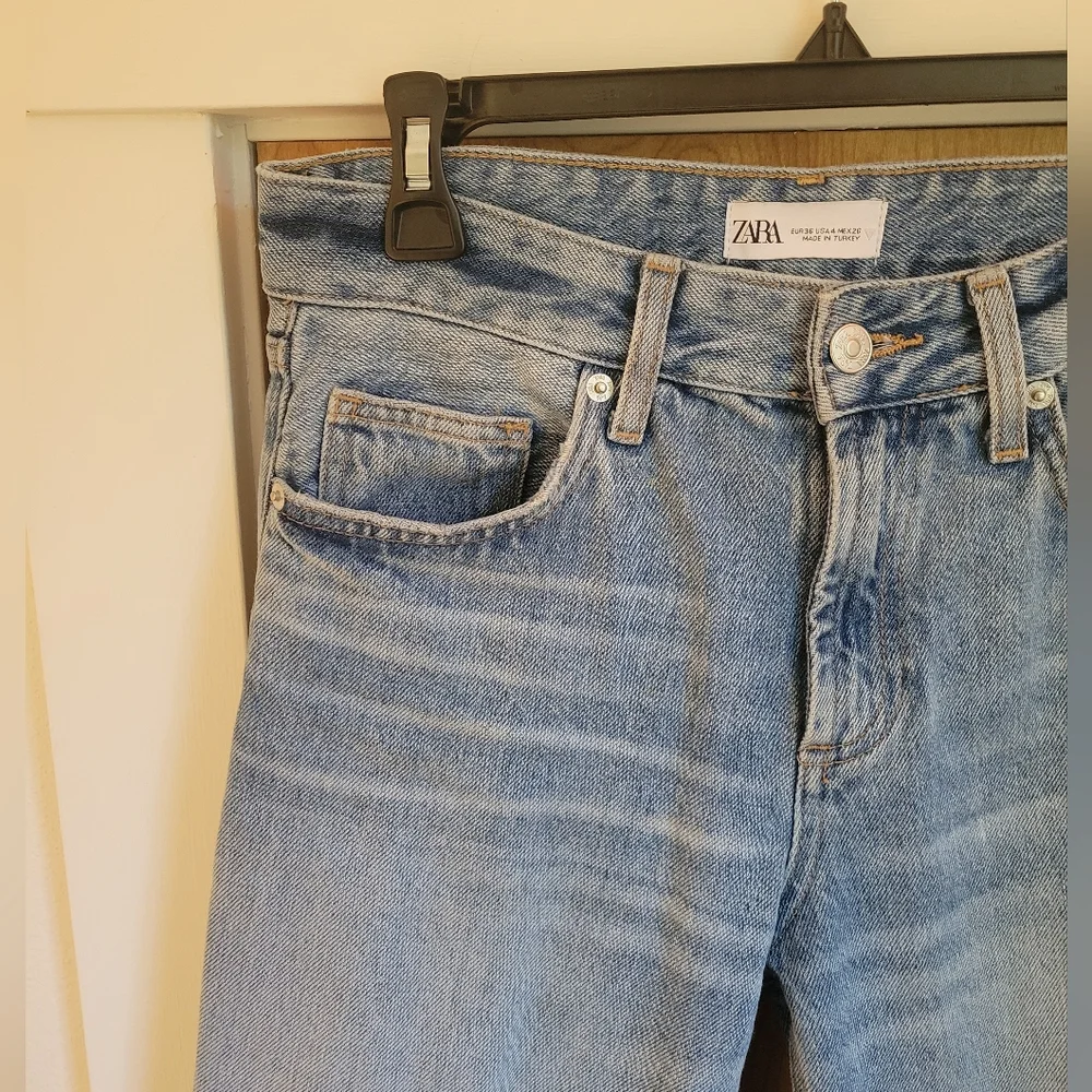 Zara Light Blue Denim Jeans Natural Hem Size 4 - Picture 3 of 4
